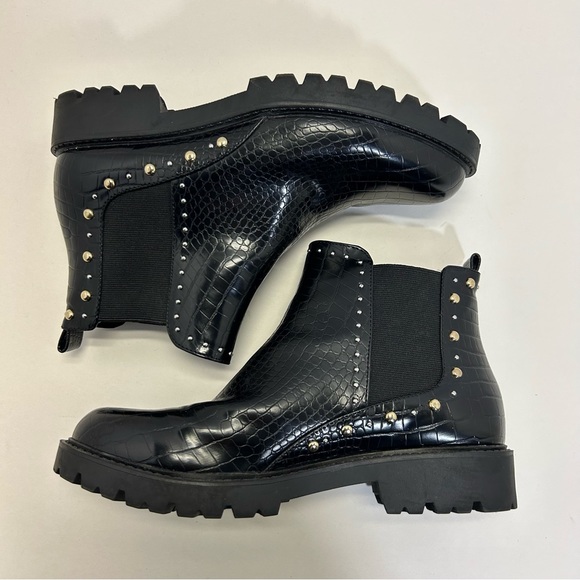 Charles by Charles David Black Radar Chelsea Boots size 9 chunky studded - Picture 9 of 10